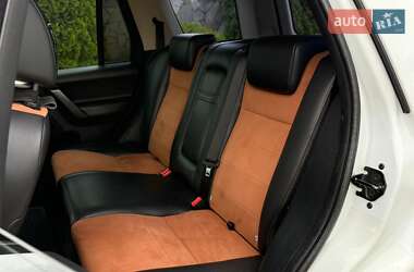 Внедорожник / Кроссовер Land Rover Freelander 2012 в 