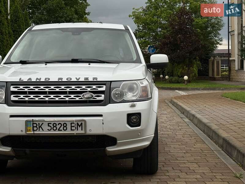 Позашляховик / Кросовер Land Rover Freelander 2012 в Сарнах