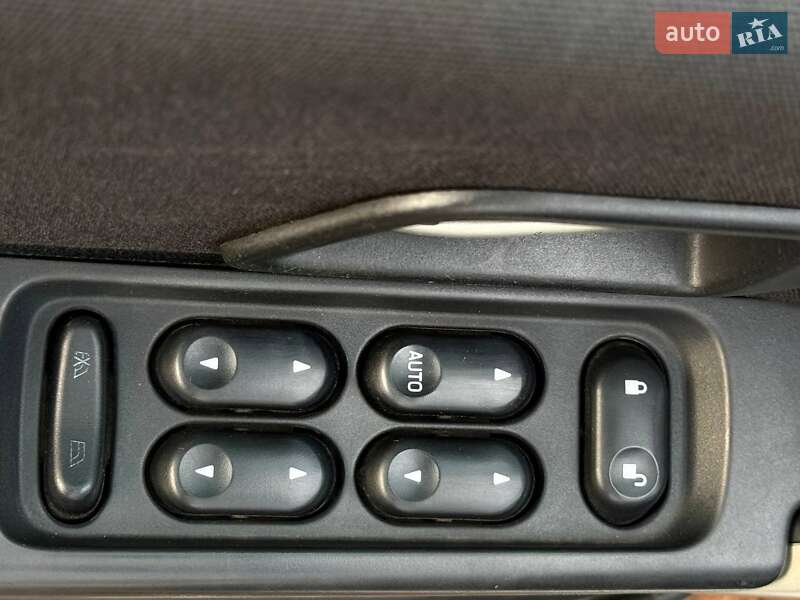 Внедорожник / Кроссовер Land Rover Freelander 2003 в Николаеве