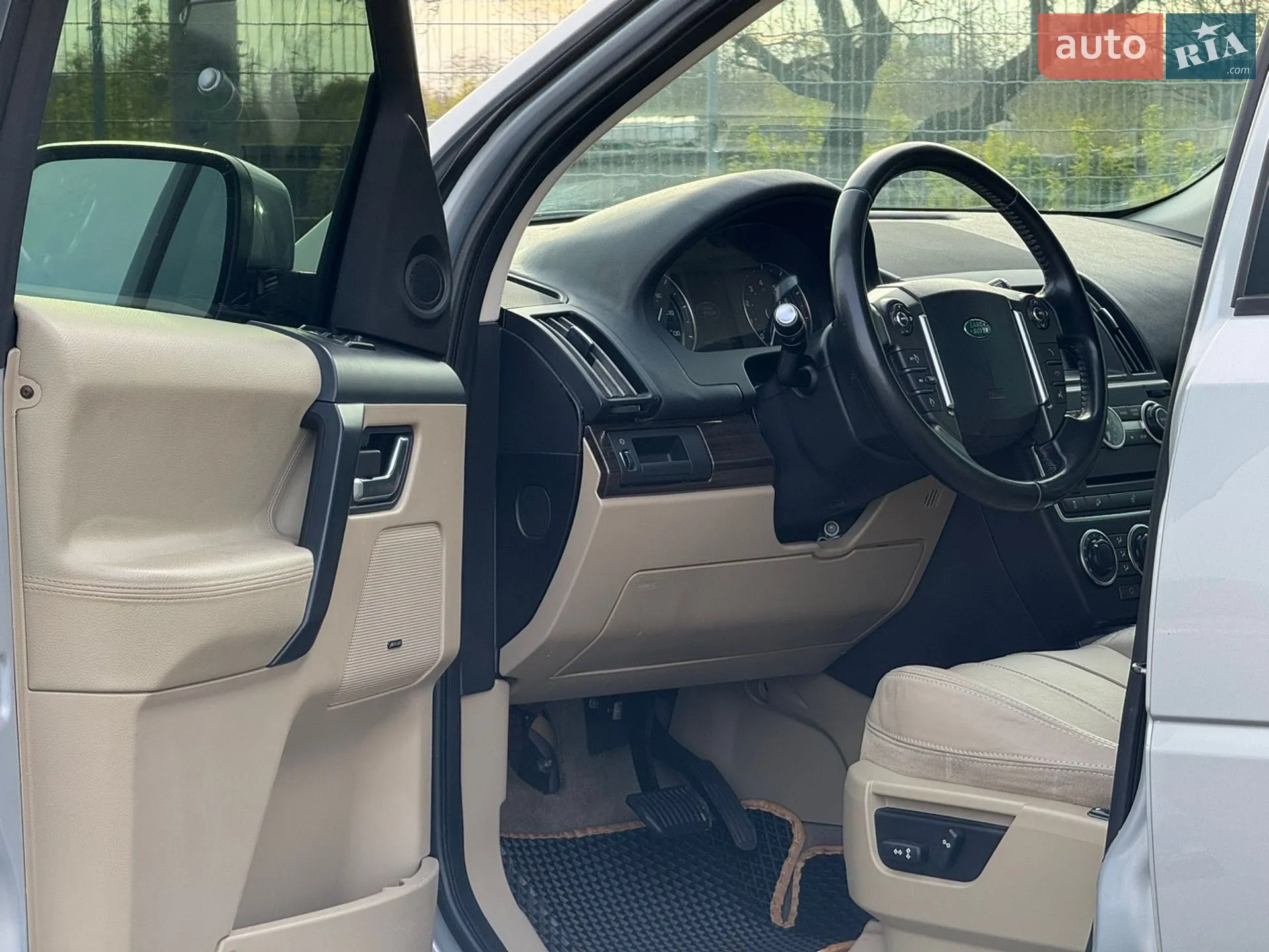 2014 Land Rover Freelander - мініатюра 18