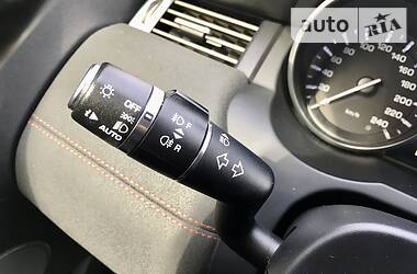 Позашляховик / Кросовер Land Rover Range Rover Evoque 2013 в 