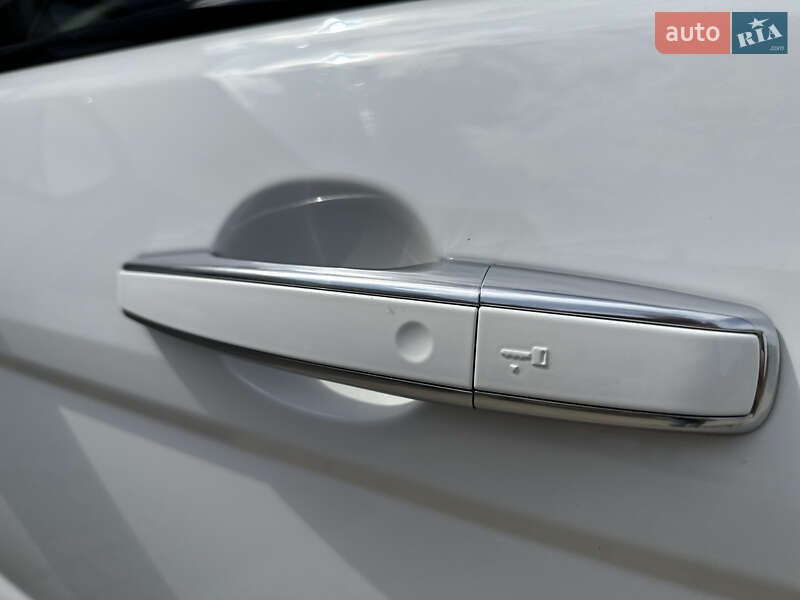 Позашляховик / Кросовер Land Rover Range Rover Evoque 2015 в Мукачевому