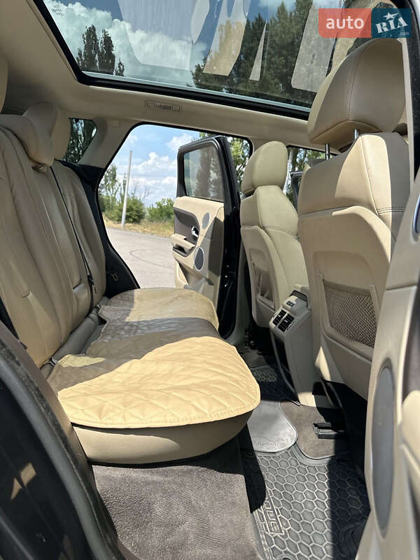 Внедорожник / Кроссовер Land Rover Range Rover Evoque 2015 в Кривом Роге