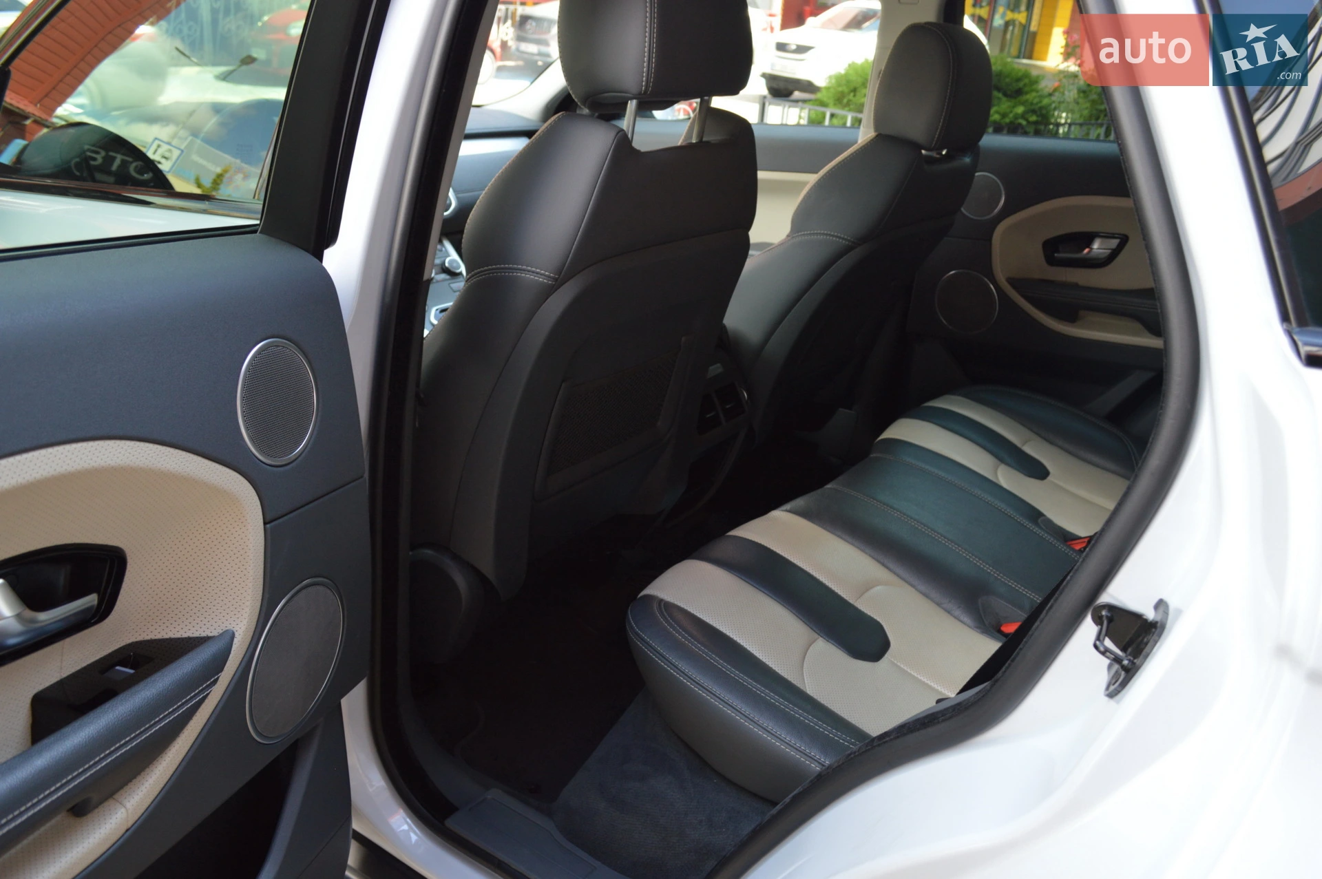 2015 Land Rover Range Rover Evoque - мініатюра 30