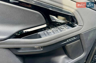 Внедорожник / Кроссовер Land Rover Range Rover Evoque 2019 в 