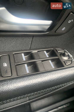 Внедорожник / Кроссовер Land Rover Range Rover Evoque 2015 в 