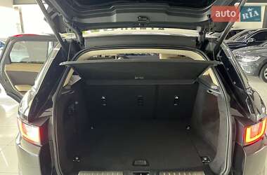 Внедорожник / Кроссовер Land Rover Range Rover Evoque 2018 в 