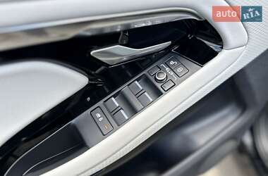 Внедорожник / Кроссовер Land Rover Range Rover Evoque 2019 в 