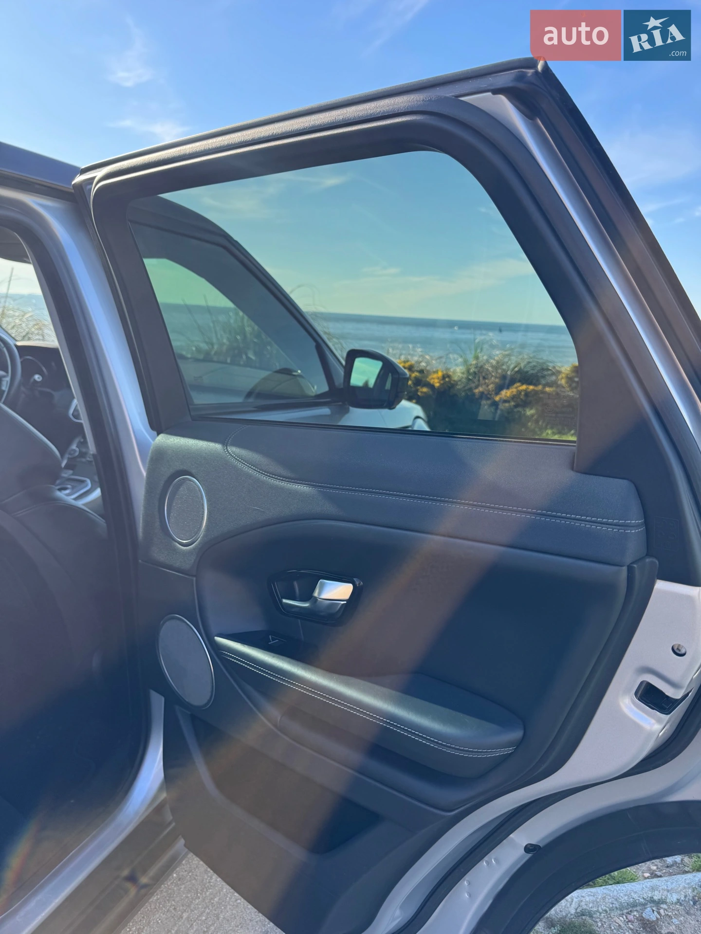2015 Land Rover Range Rover Evoque - мініатюра 38