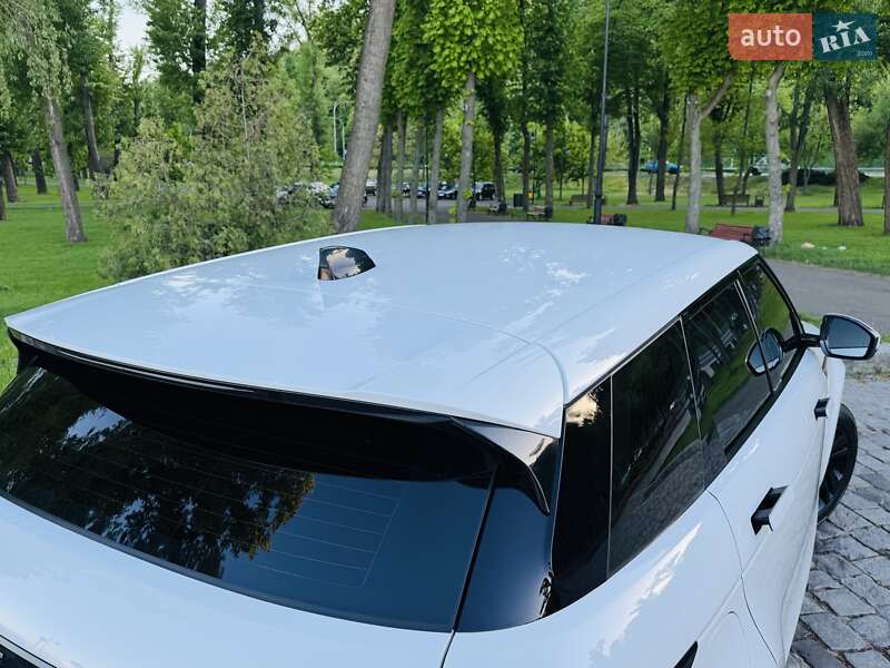 Внедорожник / Кроссовер Land Rover Range Rover Evoque 2019 в Киеве