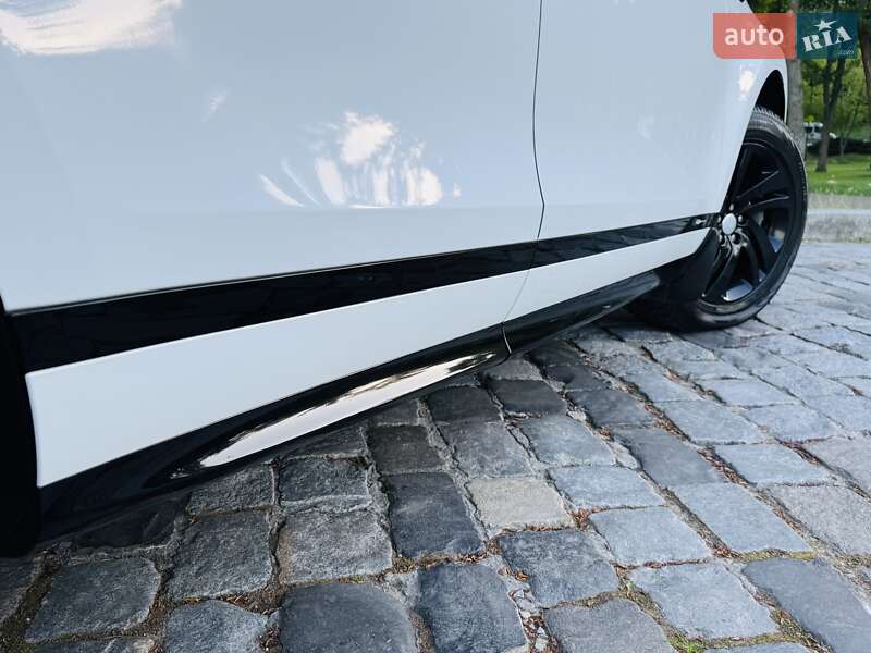Внедорожник / Кроссовер Land Rover Range Rover Evoque 2019 в Киеве