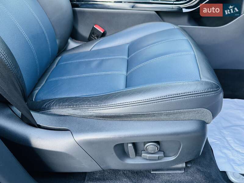 Внедорожник / Кроссовер Land Rover Range Rover Evoque 2019 в Киеве