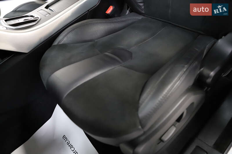 Внедорожник / Кроссовер Land Rover Range Rover Evoque 2015 в Дрогобыче