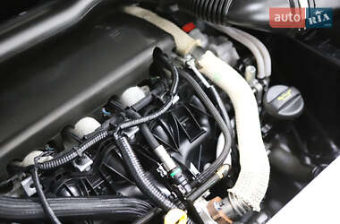 Внедорожник / Кроссовер Land Rover Range Rover Evoque 2015 в 