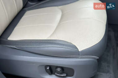 Внедорожник / Кроссовер Land Rover Range Rover Evoque 2015 в 