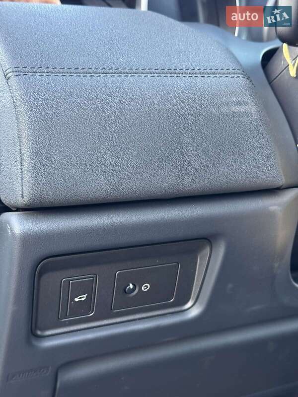 Внедорожник / Кроссовер Land Rover Range Rover Evoque 2015 в Ужгороде