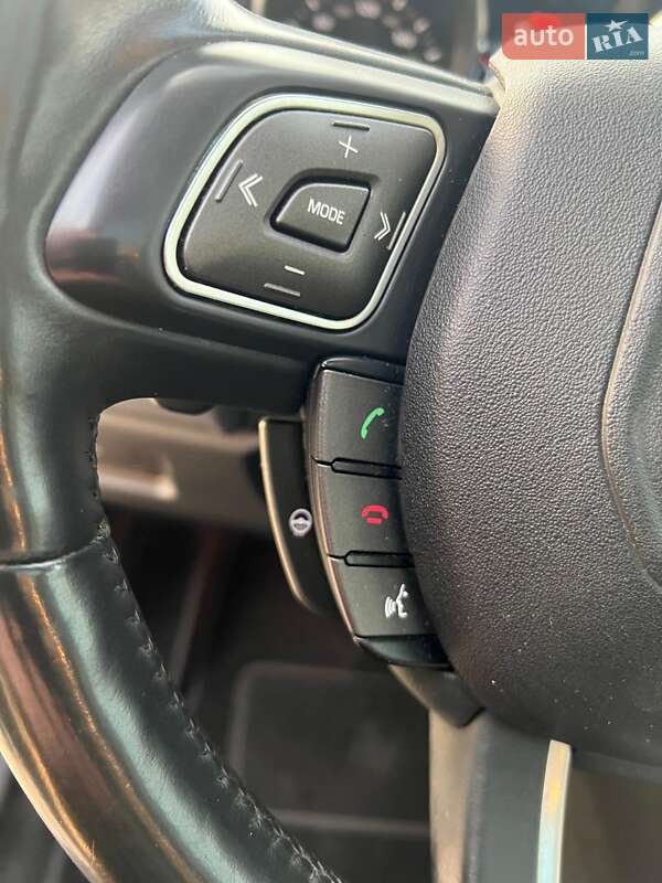 Внедорожник / Кроссовер Land Rover Range Rover Evoque 2015 в Киеве