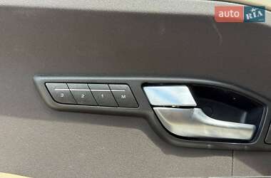 Внедорожник / Кроссовер Land Rover Range Rover Evoque 2015 в 