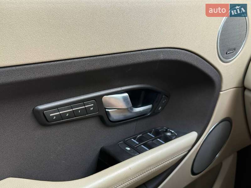 Позашляховик / Кросовер Land Rover Range Rover Evoque 2015 в Рівному