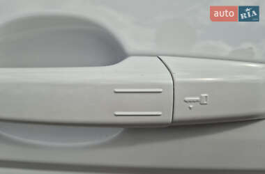 Внедорожник / Кроссовер Land Rover Range Rover Evoque 2012 в 