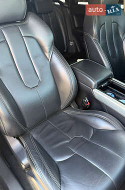 Внедорожник / Кроссовер Land Rover Range Rover Evoque 2012 в 