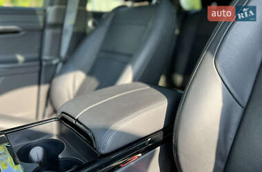 Внедорожник / Кроссовер Land Rover Range Rover Evoque 2022 в 