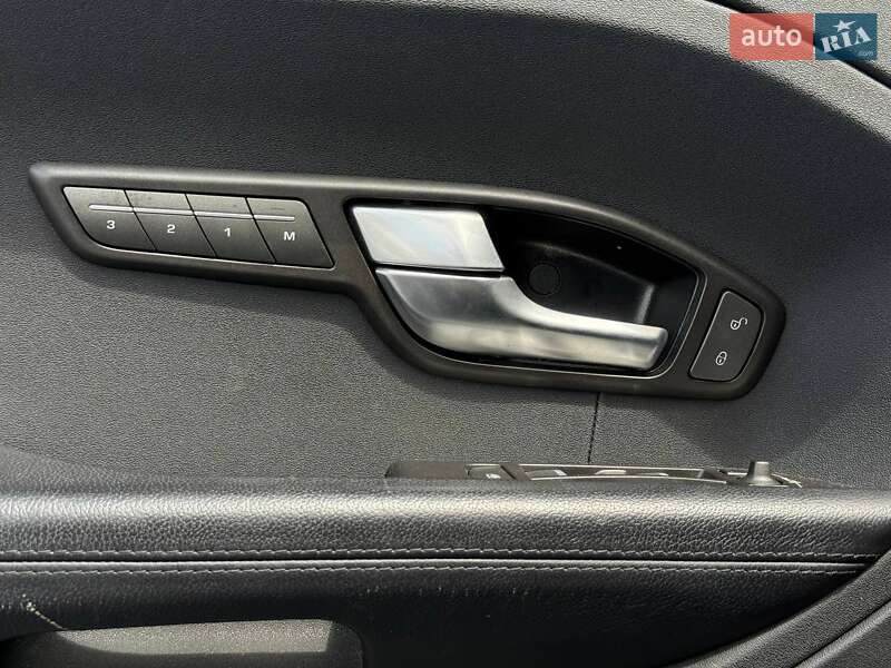Позашляховик / Кросовер Land Rover Range Rover Evoque 2014 в Рівному