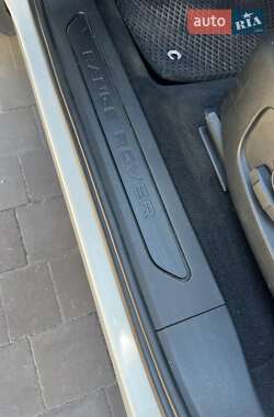 Внедорожник / Кроссовер Land Rover Range Rover Evoque 2019 в 