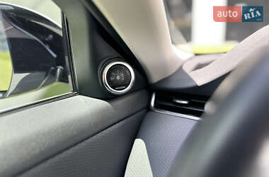 Внедорожник / Кроссовер Land Rover Range Rover Evoque 2022 в 