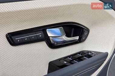 Внедорожник / Кроссовер Land Rover Range Rover Evoque 2013 в 