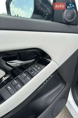 Внедорожник / Кроссовер Land Rover Range Rover Evoque 2024 в 
