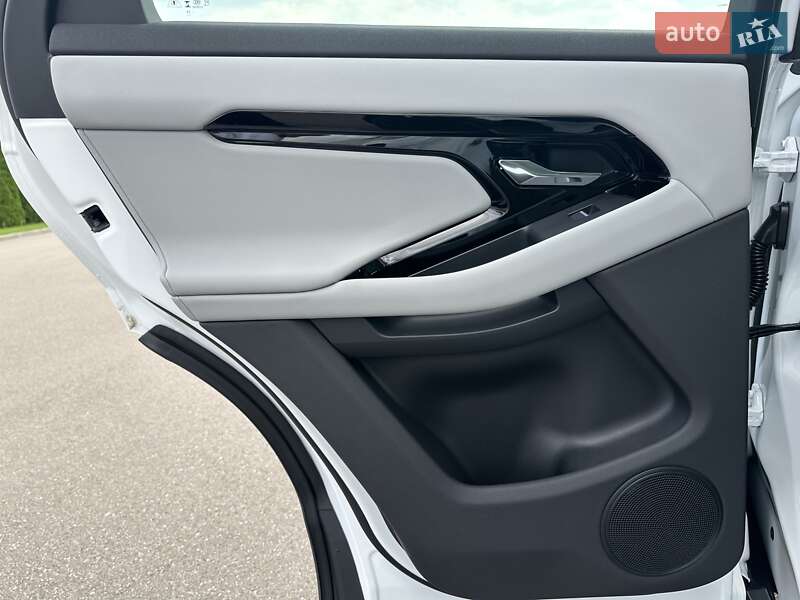 Внедорожник / Кроссовер Land Rover Range Rover Evoque 2024 в Киеве