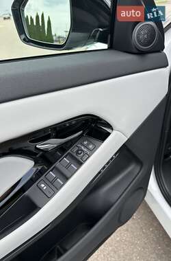 Внедорожник / Кроссовер Land Rover Range Rover Evoque 2024 в 