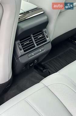 Внедорожник / Кроссовер Land Rover Range Rover Evoque 2024 в 