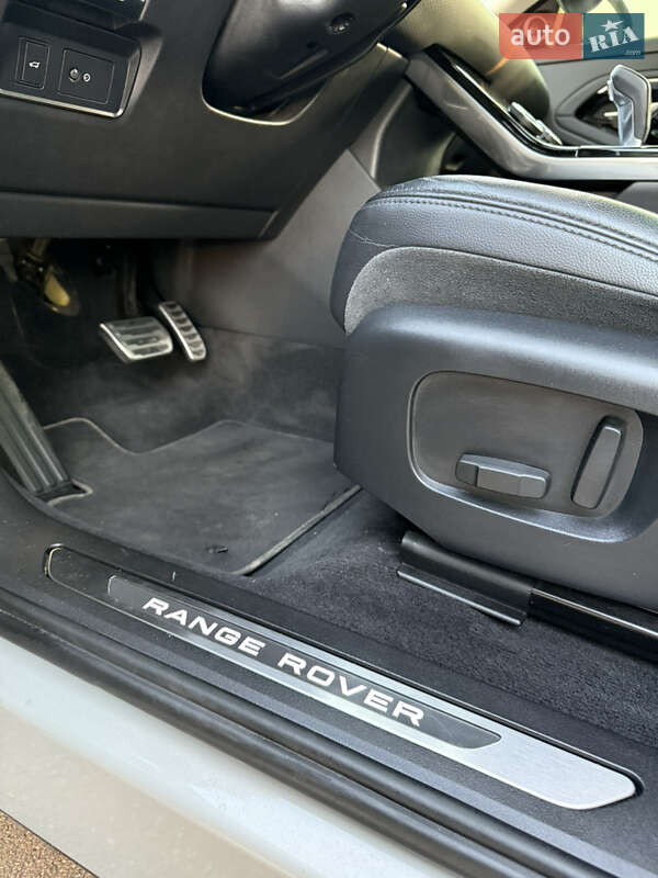 Внедорожник / Кроссовер Land Rover Range Rover Evoque 2019 в Киеве фото 44 Внедорожник / Кроссовер Land Rover Range Rover Evoque 2019 в Киеве