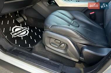 Внедорожник / Кроссовер Land Rover Range Rover Evoque 2012 в 