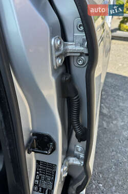 Внедорожник / Кроссовер Land Rover Range Rover Evoque 2015 в 