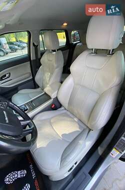 Внедорожник / Кроссовер Land Rover Range Rover Evoque 2016 в 