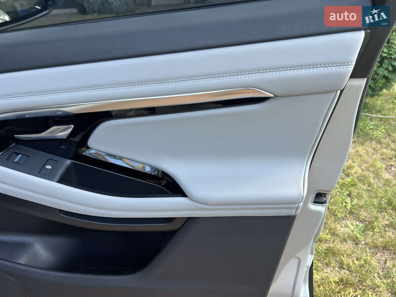 Внедорожник / Кроссовер Land Rover Range Rover Evoque 2020 в Киеве