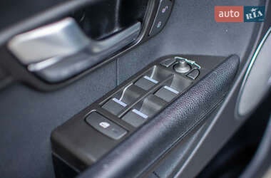 Внедорожник / Кроссовер Land Rover Range Rover Evoque 2015 в 