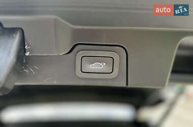 Позашляховик / Кросовер Land Rover Range Rover Evoque 2013 в 