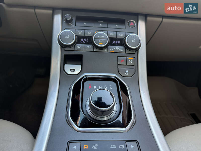 Внедорожник / Кроссовер Land Rover Range Rover Evoque 2015 в Тячеве