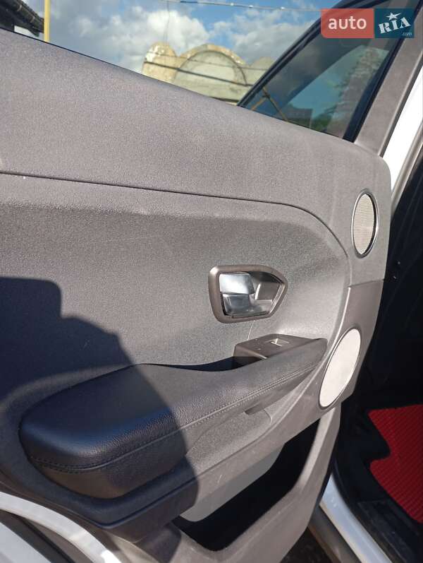 Внедорожник / Кроссовер Land Rover Range Rover Evoque 2015 в Оратове