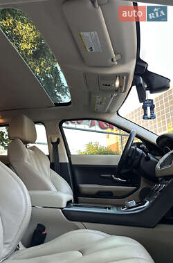 Внедорожник / Кроссовер Land Rover Range Rover Evoque 2014 в 