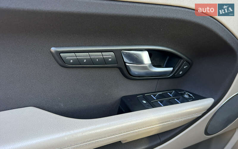 Внедорожник / Кроссовер Land Rover Range Rover Evoque 2014 в Львове