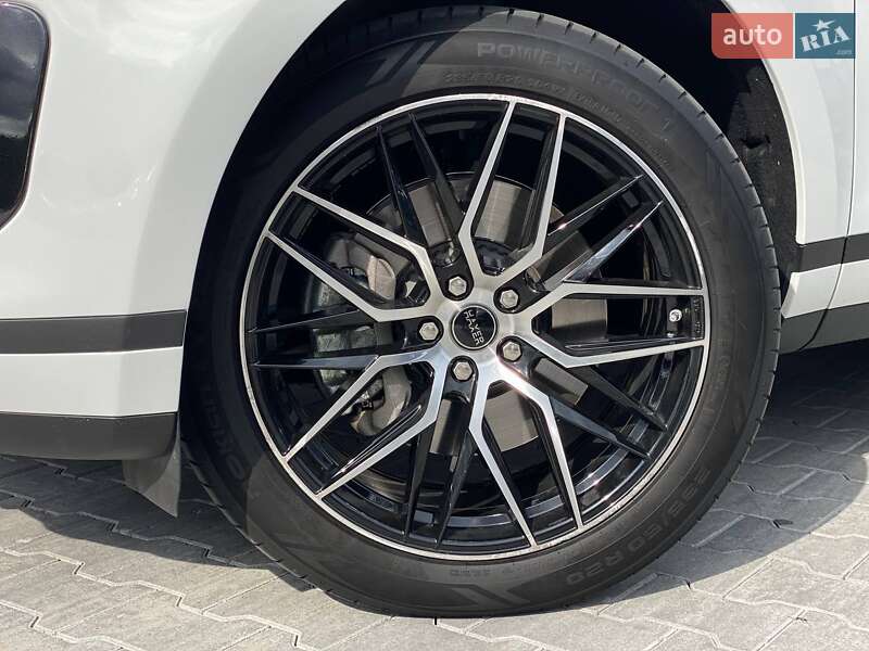Внедорожник / Кроссовер Land Rover Range Rover Evoque 2020 в Киеве