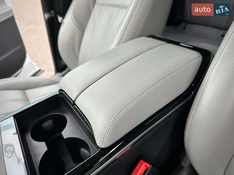 Внедорожник / Кроссовер Land Rover Range Rover Evoque 2019 в Киеве