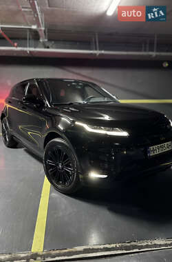 Позашляховик / Кросовер Land Rover Range Rover Evoque 2024 в 