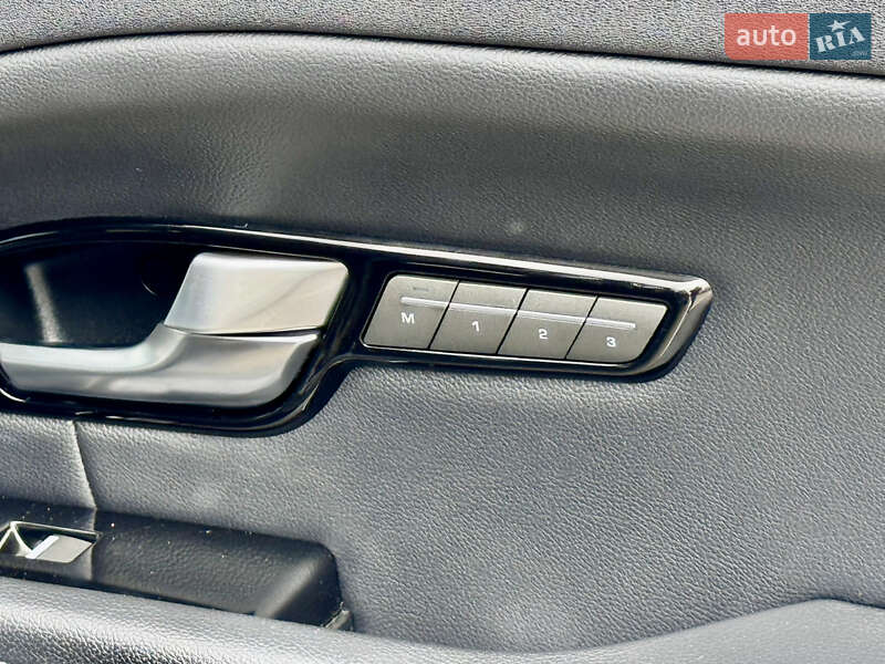 Позашляховик / Кросовер Land Rover Range Rover Evoque 2016 в Києві фото 34 Позашляховик / Кросовер Land Rover Range Rover Evoque 2016 в Києві