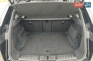 Позашляховик / Кросовер Land Rover Range Rover Evoque 2022 в 